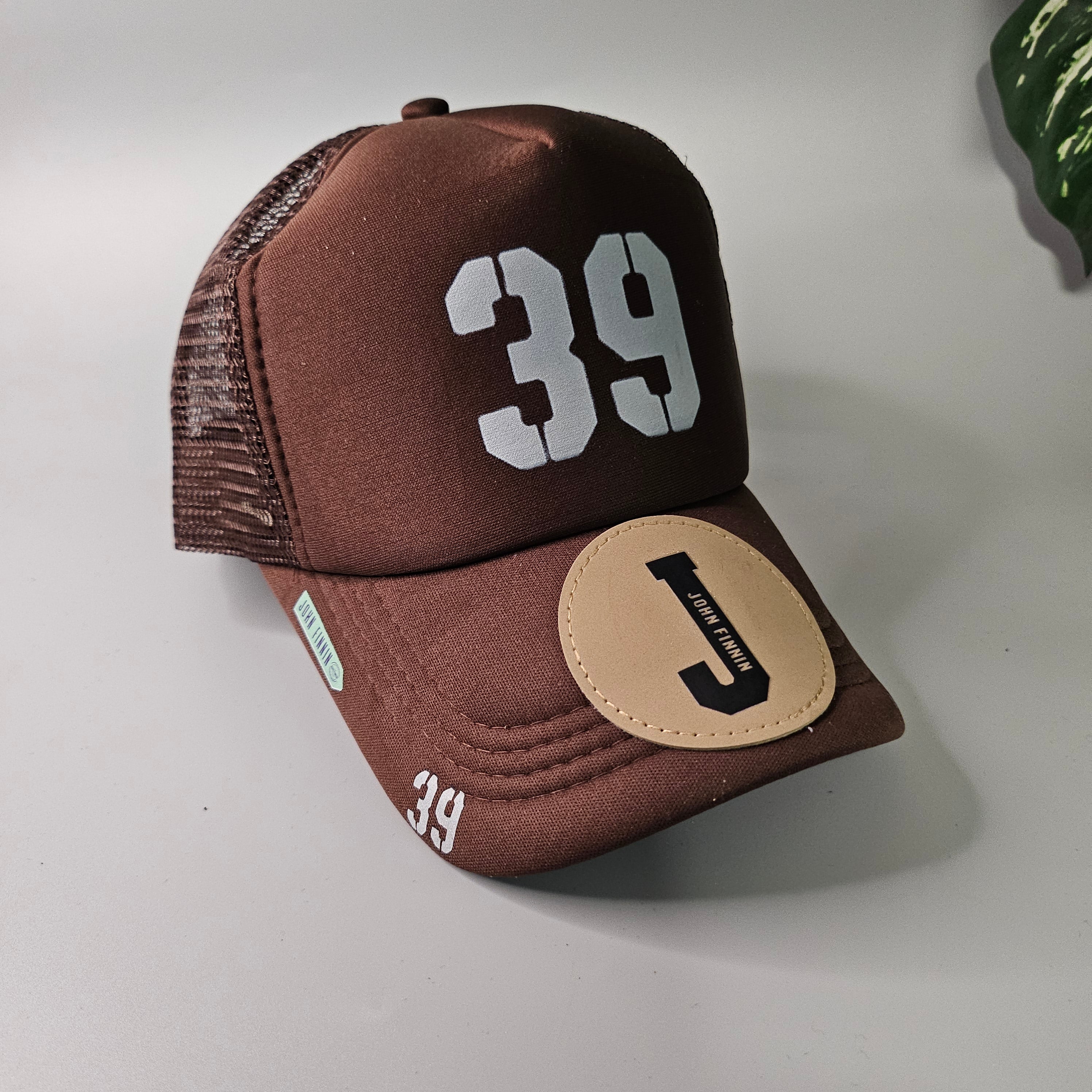 39 J 'JOHN FINNIN TRUCKER